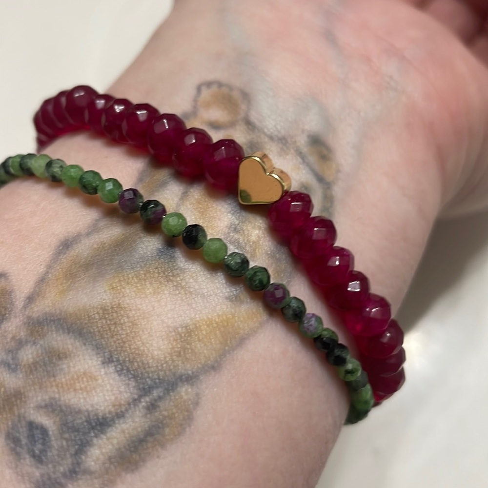 HAND CRAFTED Genuine ruby stretch bracelet 6mm